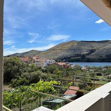 Apartmani Mlinar - Two Bedroom Apartment With Seaview Grebaštica Exterior foto