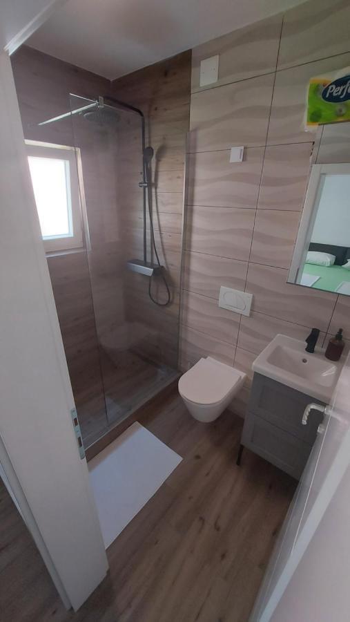 Apartmani Mlinar - Two Bedroom Apartment With Seaview Grebaštica Exterior foto