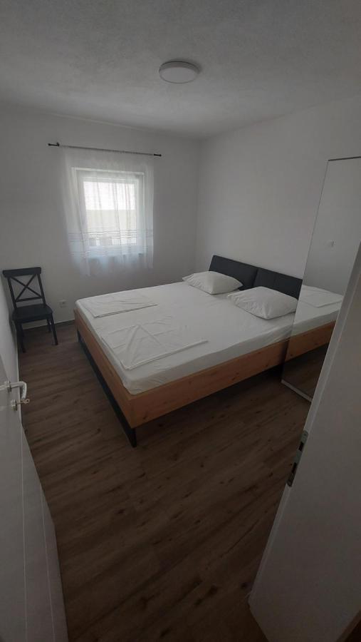 Apartmani Mlinar - Two Bedroom Apartment With Seaview Grebaštica Exterior foto