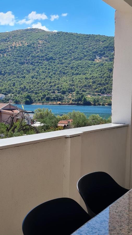 Apartmani Mlinar - Two Bedroom Apartment With Seaview Grebaštica Exterior foto