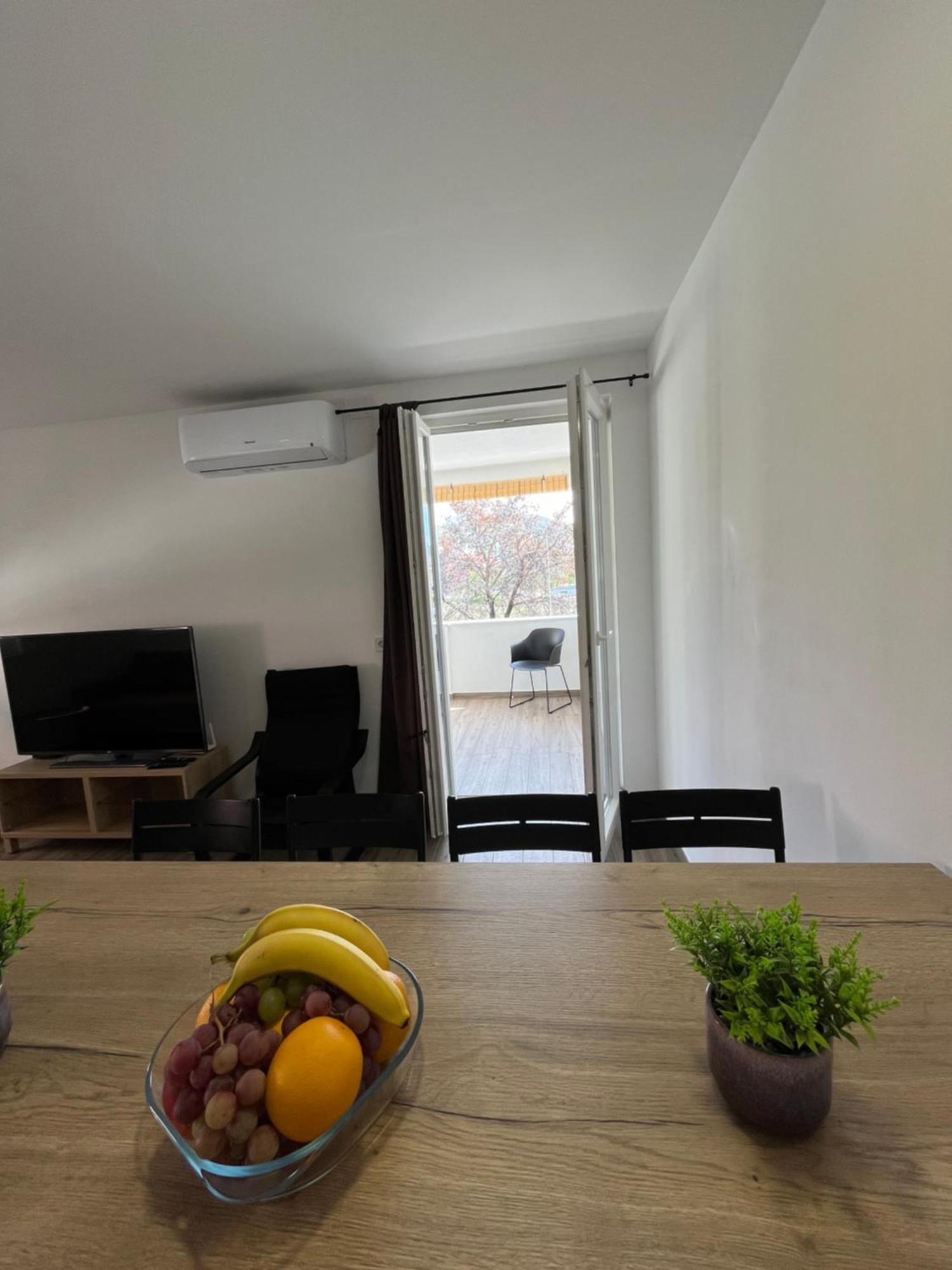 Apartmani Mlinar - Two Bedroom Apartment With Seaview Grebaštica Exterior foto