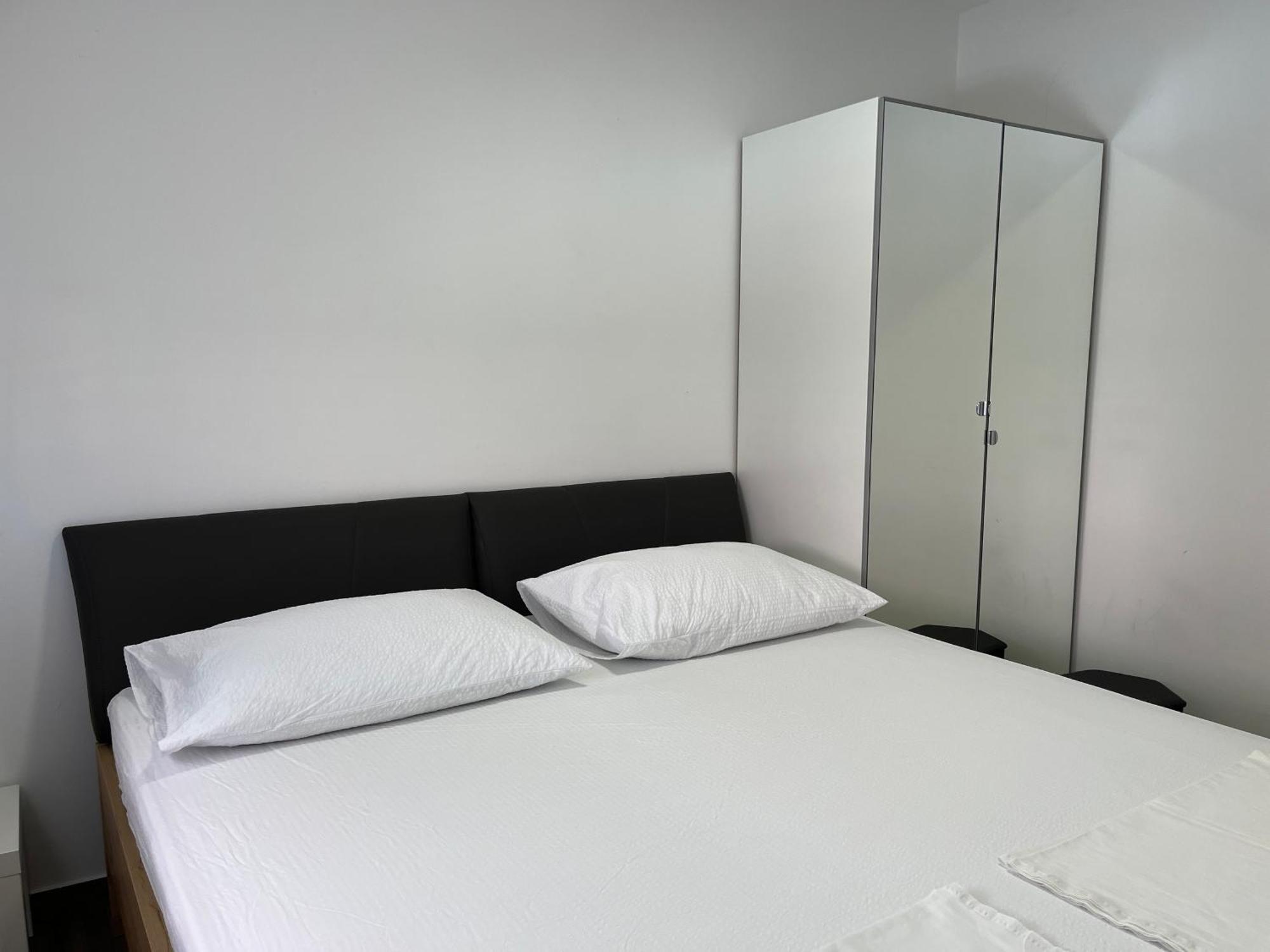 Apartmani Mlinar - Two Bedroom Apartment With Seaview Grebaštica Exterior foto
